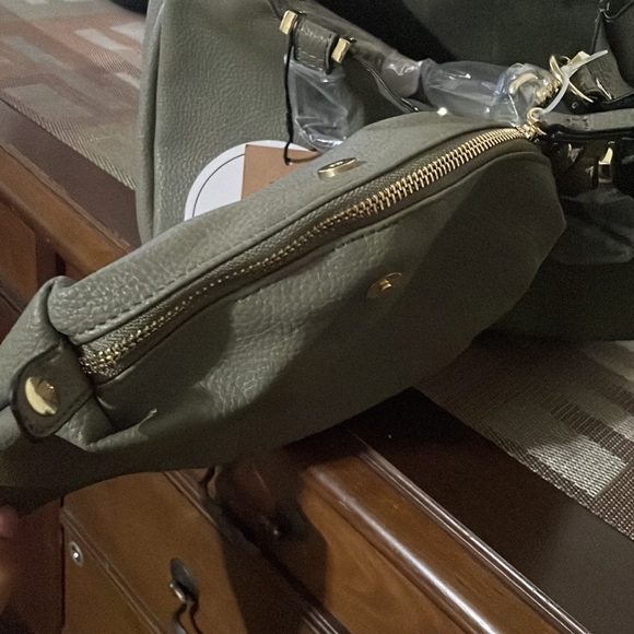 Olive Green Steve Madden Purse 👜 & Small Bag - Picture 9 of 12